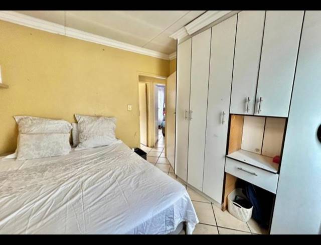 3 BEDROOM HOUSE FOR SALE IN CLAYVILLE